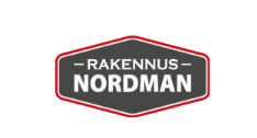 Rakennus Nordman Logo, jossa yrityksen nimi mustan vaakatasossa olevan salmiakkimuodon sisällä, jossa on punaiset reunat.